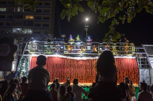 Projeto usa lâmpadas de Natal para iluminar ruas escuras - Jornal Joca