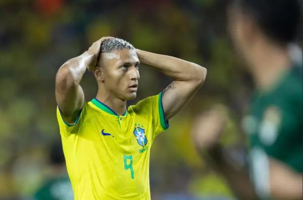 Brasil joga mal e fica no empate com a Venezuela na Arena Pantanal