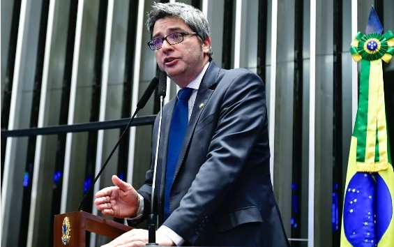 Oposição defende Bolsonaro e insiste em narrativa de 'perseguição'
