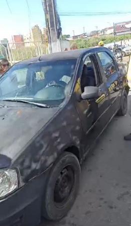 Homem é assassinado a tiros dentro de carro em Maceió