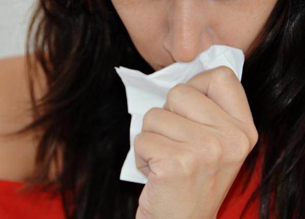 Médico do HGE orienta sobre medidas a serem adotadas para evitar que alérgicos sofram crises respiratórias no inverno