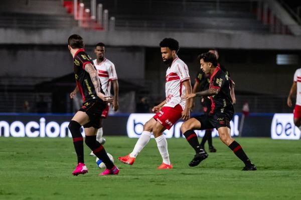 CRB só empata com o Sport em jogo que marcou a estreia do novo técnico