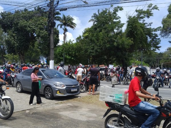 Após protestarem em frente à sede da DMTT, motociclistas afirmam que foram multados em até R$ 6 mil