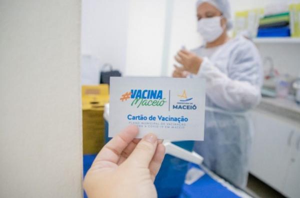 Maceió suspende temporariamente vacinação contra a Covid-19 para todos os públicos