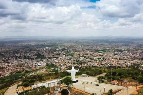 Corpo de mulher é encontrado em córrego em Palmeira dos Índios