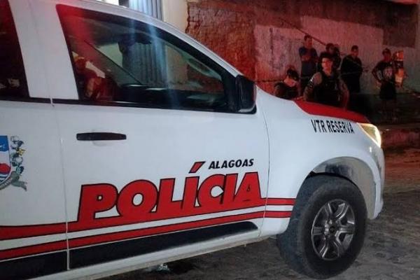 Polícia Militar captura suspeito de tráfico de drogas com mandado de prisão em aberto, em Río Largo 