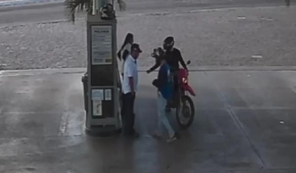 VÍDEO: Criminosos roubam funcionários de posto de combustíveis em Arapiraca