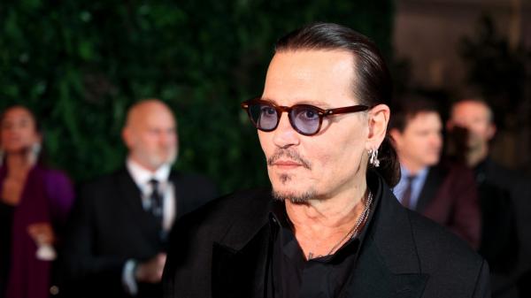 Johnny Depp volta a Hollywood após batalha judicial contra ex-mulher