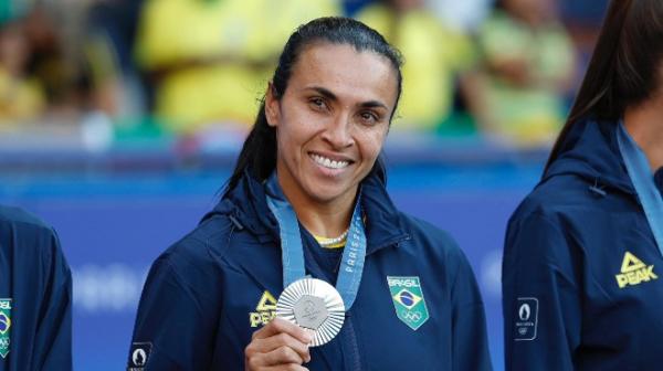 Unb aprova título de Doutora Honoris Causa à Rainha Marta