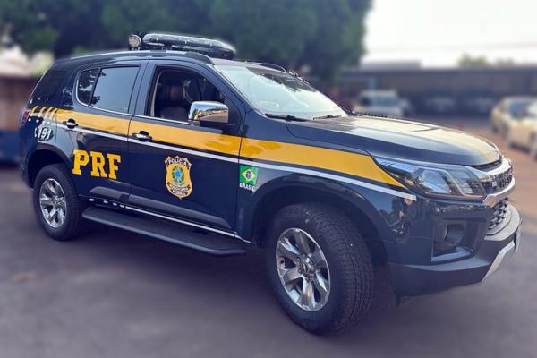 Tentativa de feminicídio: mulher grita de dentro de carro e é salva por policiais rodoviários federais em Rio Largo