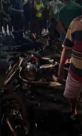 Colisão frontal entre duas motocicletas causa duas mortes na BR-104, em União dos Palmares