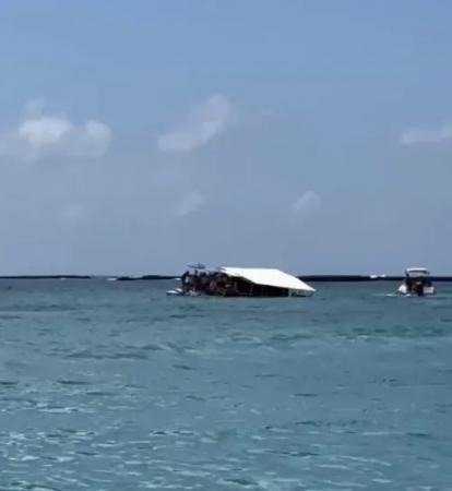 Polícia Civil investiga naufrágio de catamarã na Praia da Barra, em Maragogi