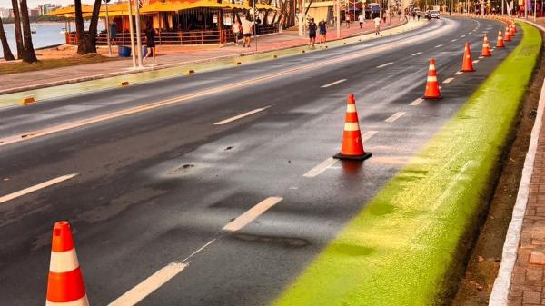 Justiça suspende faixa verde e proibição de estacionamento na orla de Maceió