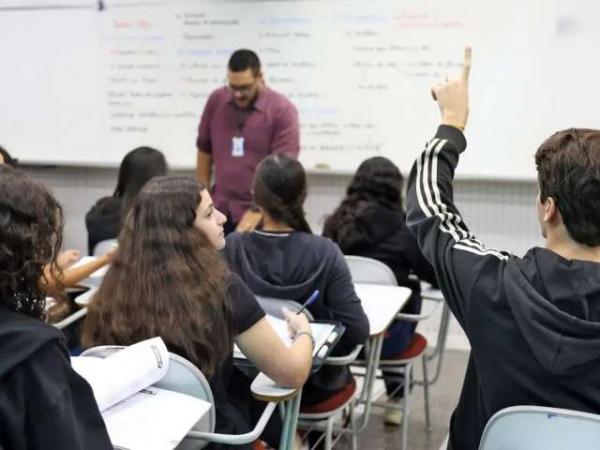 Fies terá mais de 112 mil novas vagas em 2025; diz Ministério da Educação