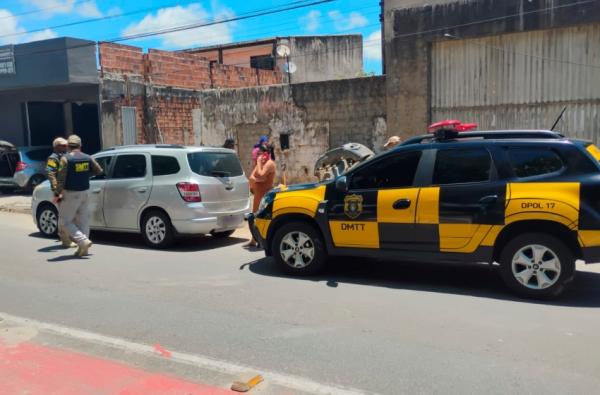 Fiscalização flagra condutora sem habilitação realizando transporte escolar em Maceió 