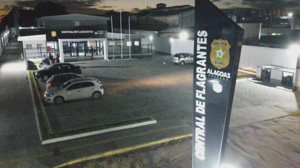 Homem é preso por ameaçar ex-companheira com arma de fogo em Maceió