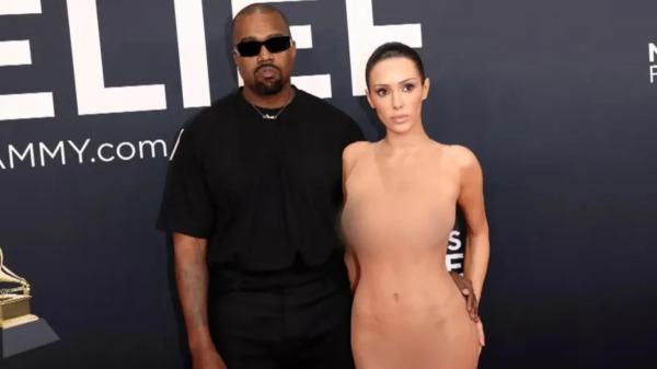 Quem é Bianca Censori, esposa de Kanye West que ficou nua no Grammy 2025