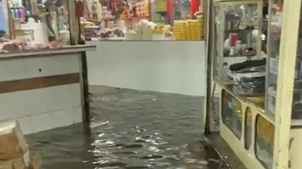 [ Vídeo] Mercado da Produção em Maceió é alagado novamente após fortes chuvas