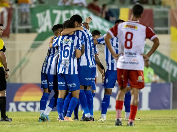 CSA cede empate duas vezes contra a Juazeirense, mas mantém liderança na Copa do Nordeste