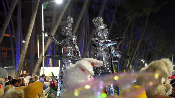 Desfile das Escolas de Samba de Alagoas encanta público na orla de Maceió