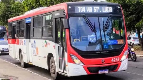 Passageiro é ferido com garrafada dentro de ônibus em Maceió; agressor é preso por policial à paisana 