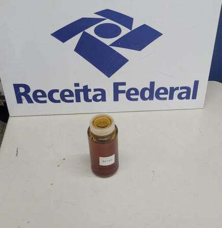 Receita apreende maconha líquida em aeroporto do Rio de Janeiro