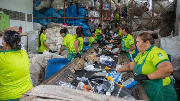 'Mulheres da Reciclagem': como a coleta seletiva está transformando vidas e comunidades 