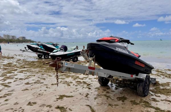 Operação integrada fiscaliza comércio irregular de passeios em Jet Skis na orla marítima