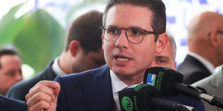 Motta pauta derrubar IOF; Senado vota aumentar número de deputados