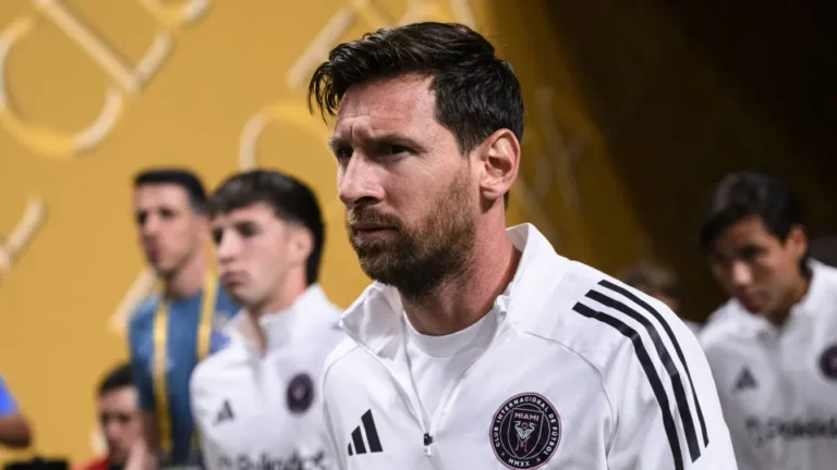 Messi aborda rivalidade com Cristiano Ronaldo: “Não somos amigos, mas…”