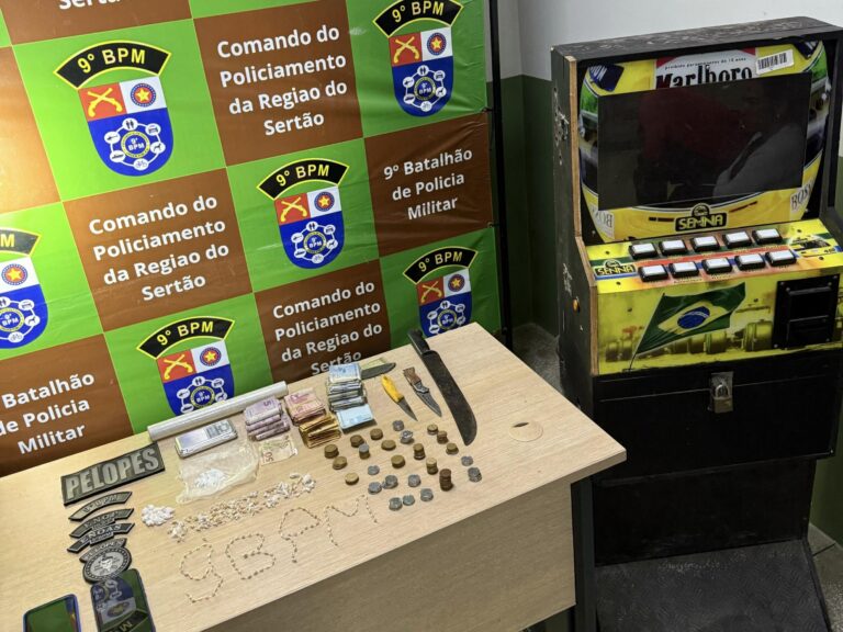 Casal é preso por tráfico de drogas e caça-níqueis em bar de Delmiro Gouveia