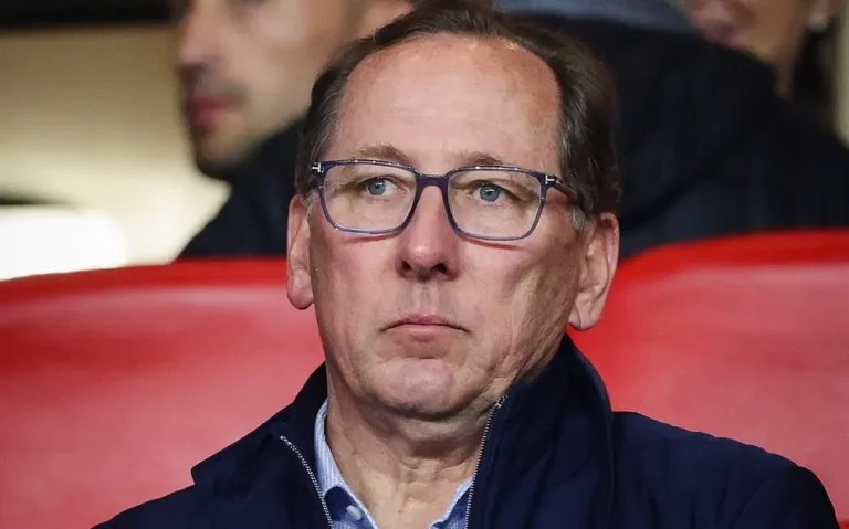 John Textor planeja compra de clube tetracampeão inglês